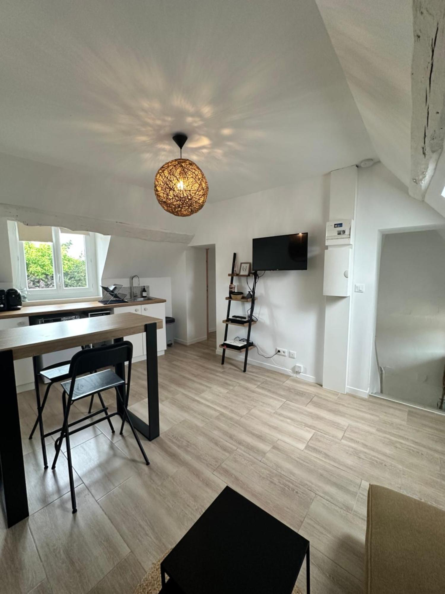 Appartements Pacy-Sur-Eure ภายนอก รูปภาพ