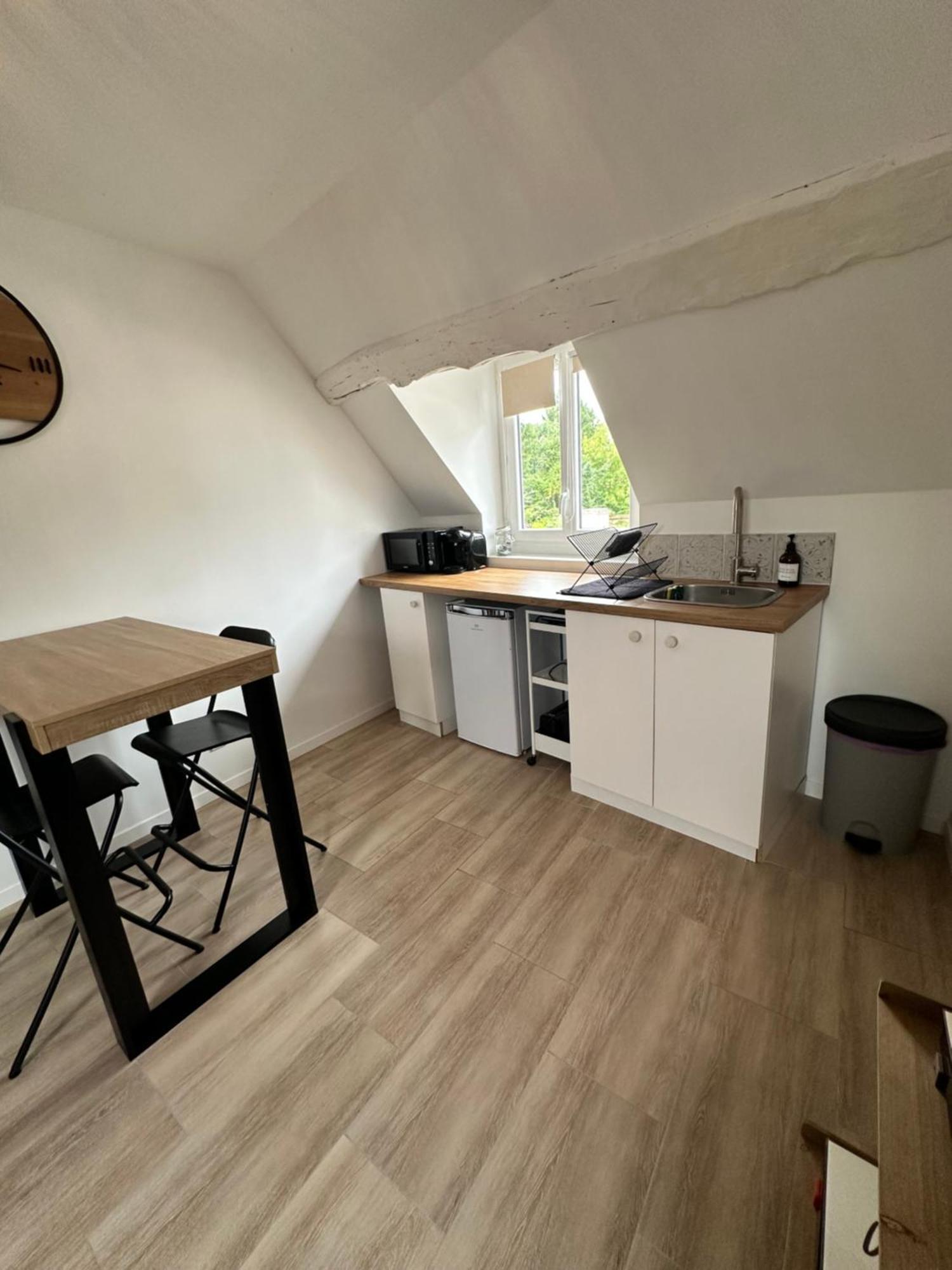 Appartements Pacy-Sur-Eure ภายนอก รูปภาพ
