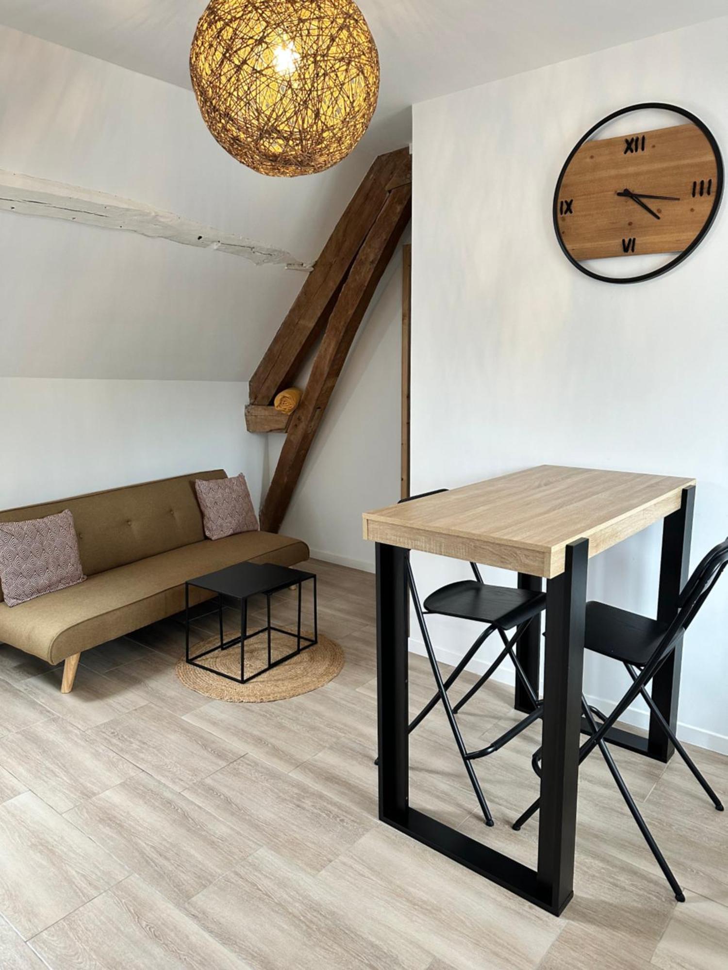 Appartements Pacy-Sur-Eure ภายนอก รูปภาพ