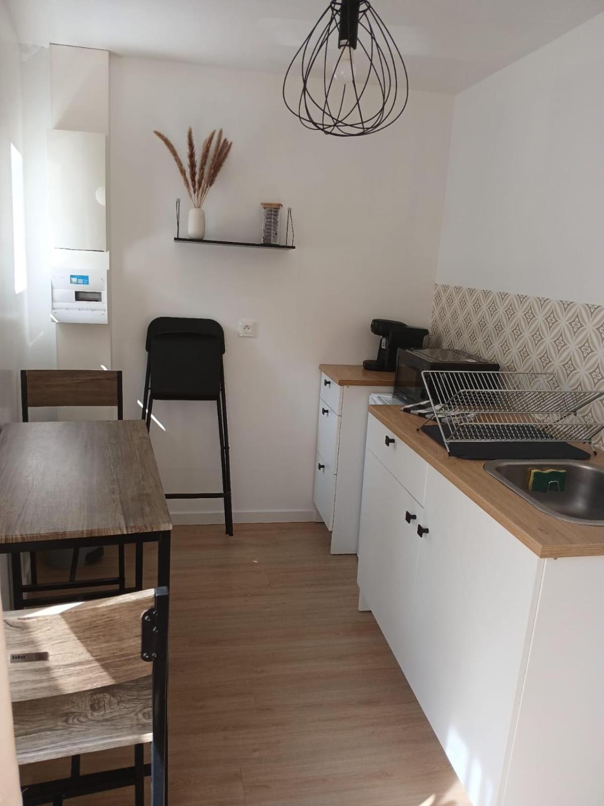 Appartements Pacy-Sur-Eure ภายนอก รูปภาพ