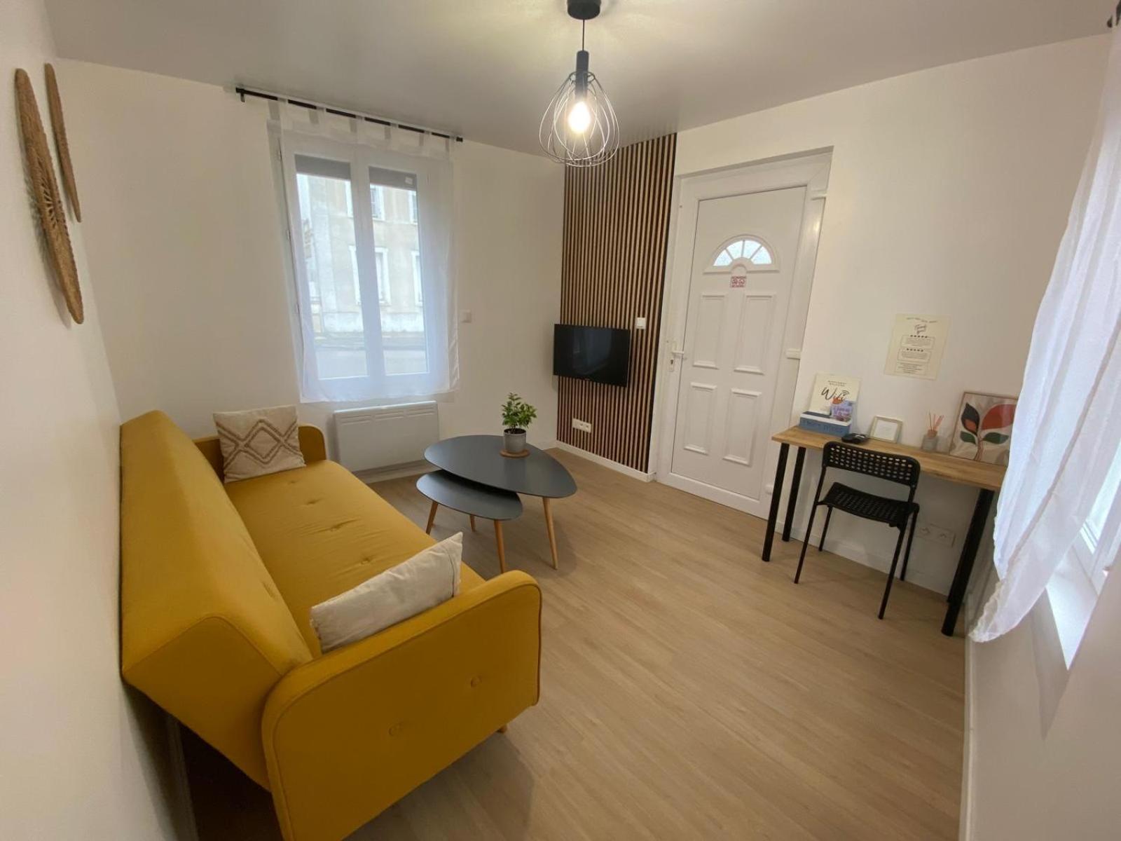 Appartements Pacy-Sur-Eure ภายนอก รูปภาพ