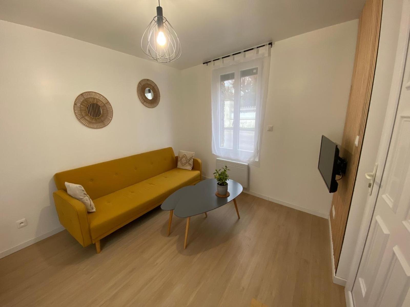 Appartements Pacy-Sur-Eure ภายนอก รูปภาพ