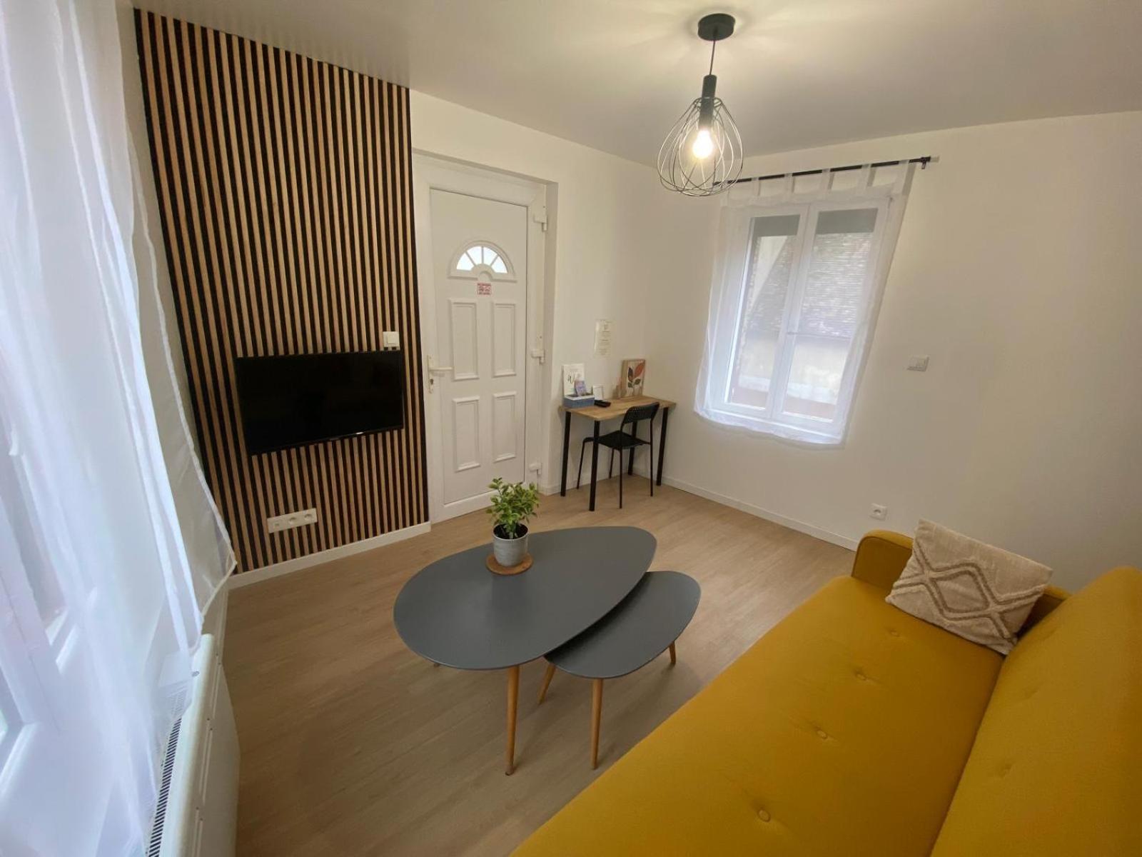 Appartements Pacy-Sur-Eure ภายนอก รูปภาพ
